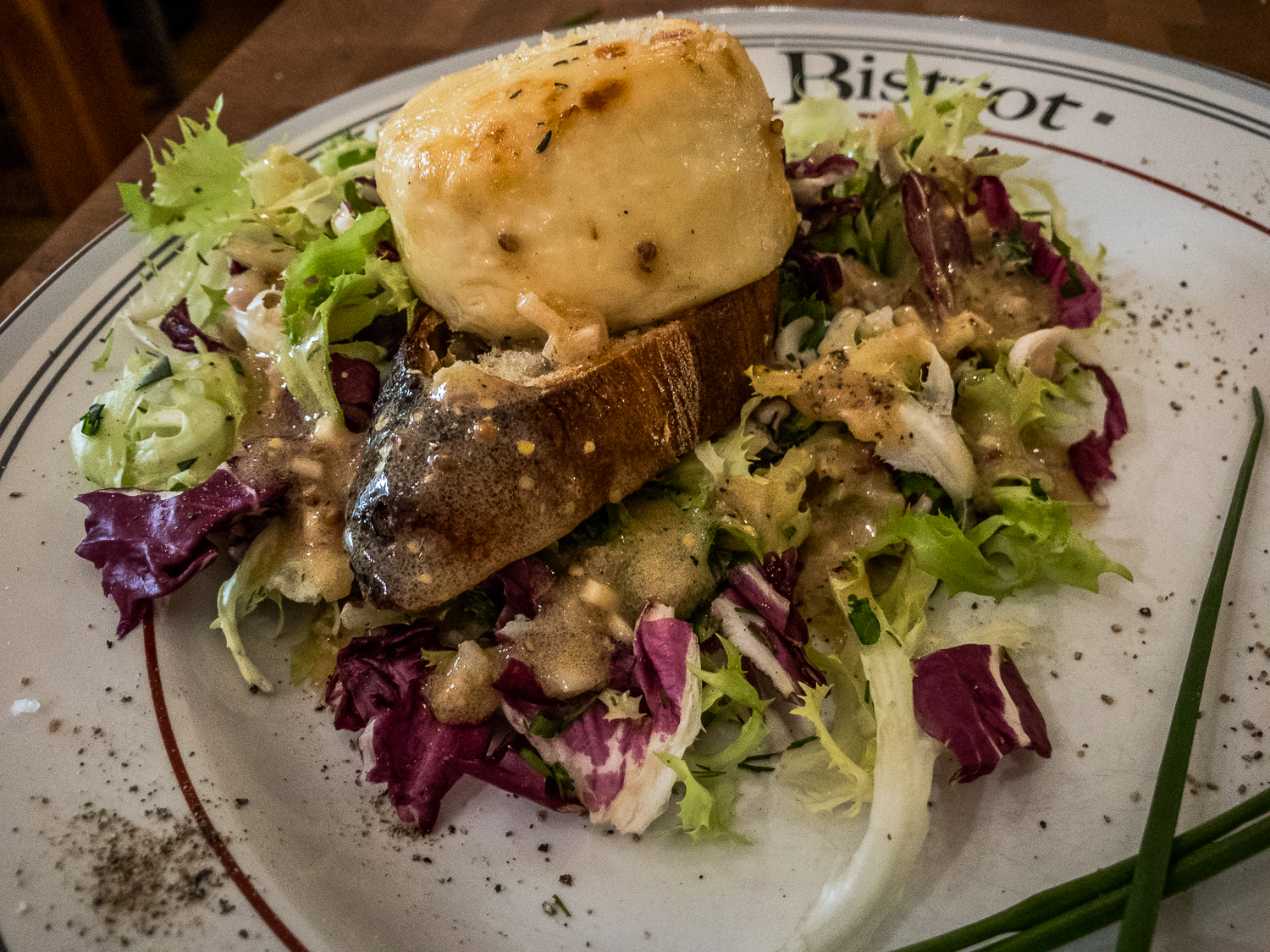 Salade de Chevre Chaud Marine (Warm Salad of Grilled Marinated Goat’s Cheese) | Searching4Zen