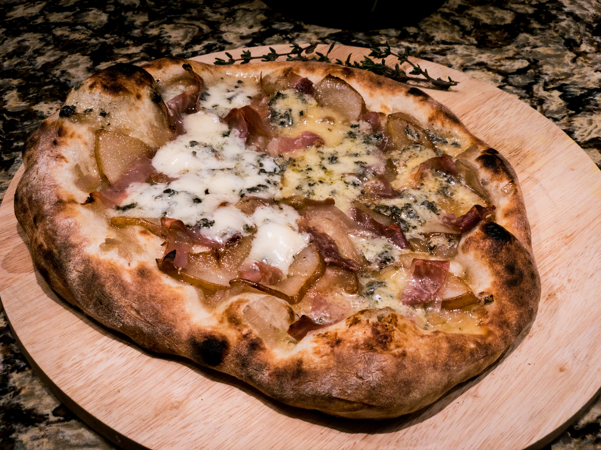 Caramelized Onion and Pear Pizza with Roquefort Cheese | Searching4Zen