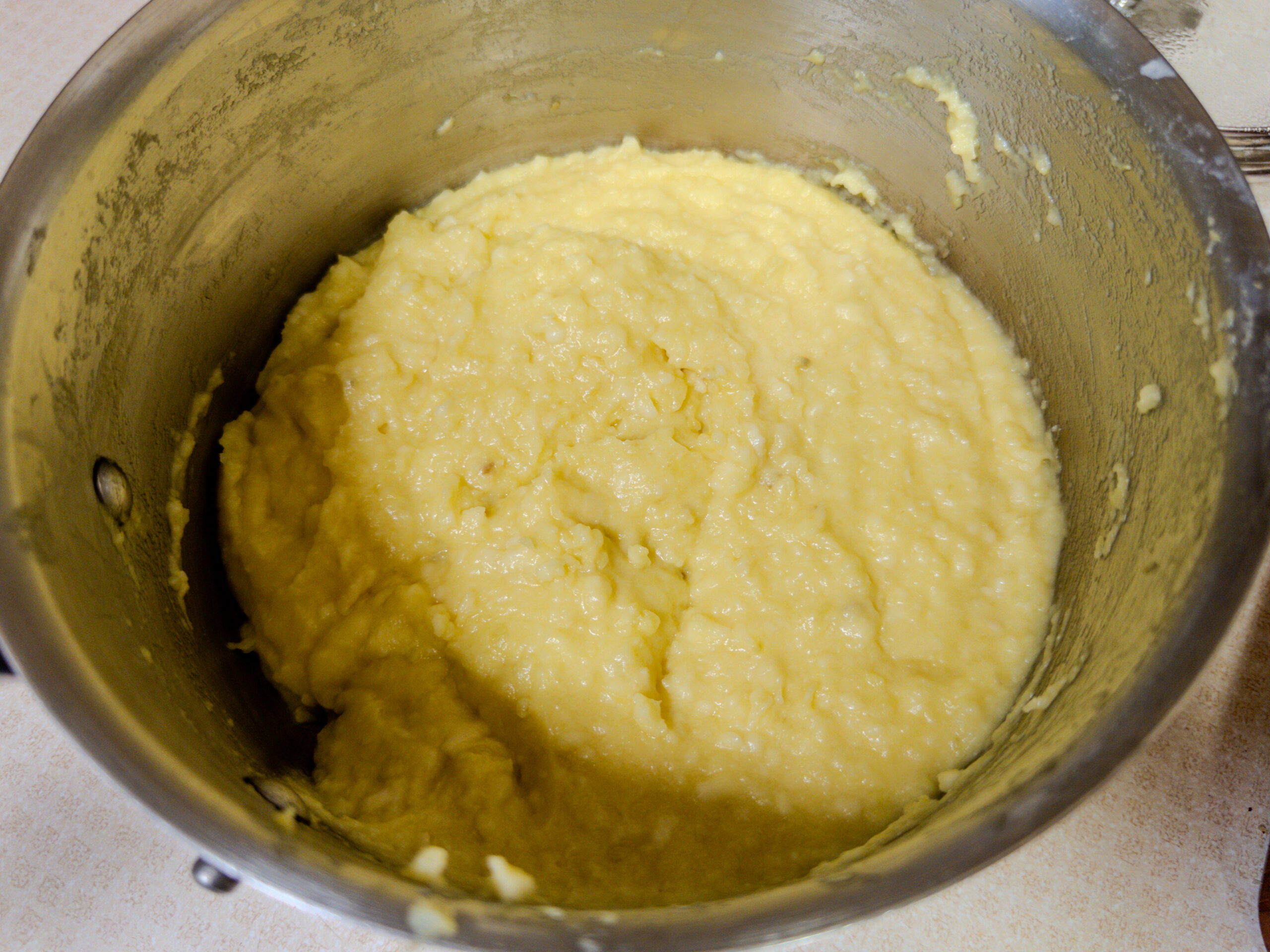 Aligot (Mashed Potatoes with Garlic and Cheese) | Searching4Zen